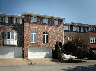 37 Manorfield Cir, Delmont, PA