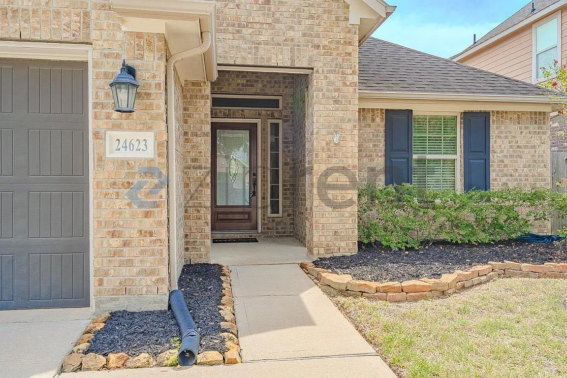 3 bed, 1846 sqft, $2,700 — Photo 3