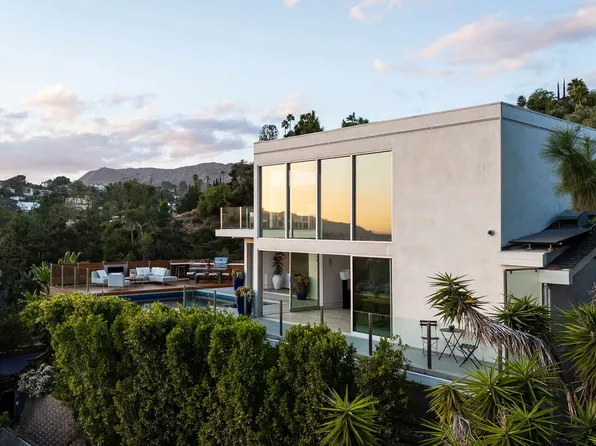 5757 Valley Oak Dr, Los Angeles, CA 90068