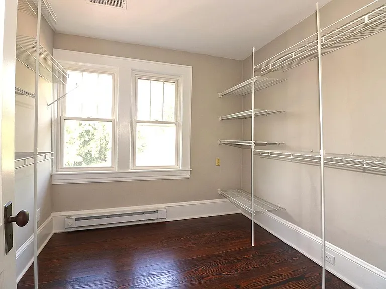 914 Roanoke Blvd — Photo 10