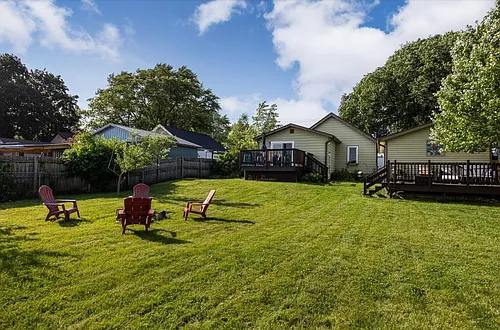 133 Walker St Photo 1
