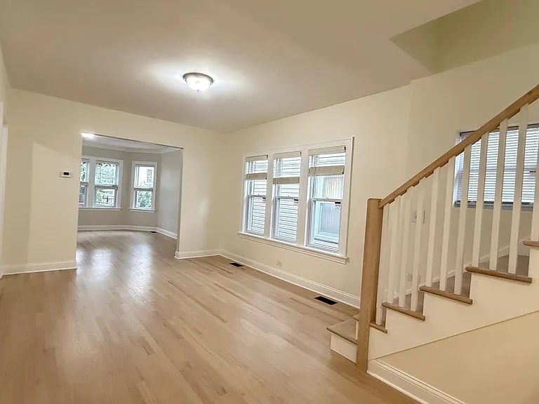 5821 W Gunnison St — Photo 9
