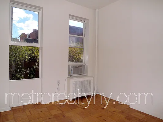 Rented by Metro Realty NY Inc | media 23