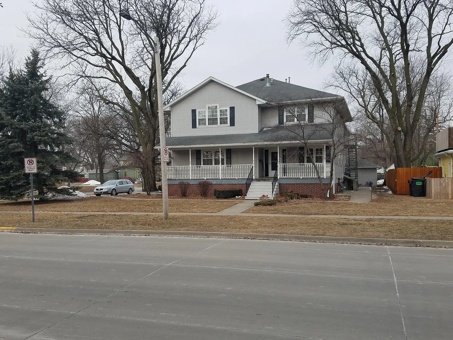 2 bed, $1,000 — Photo 1