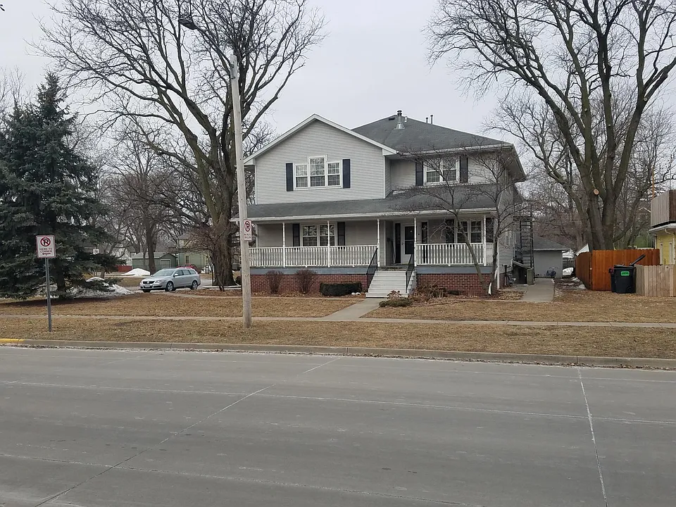 705 Clark Ave #8