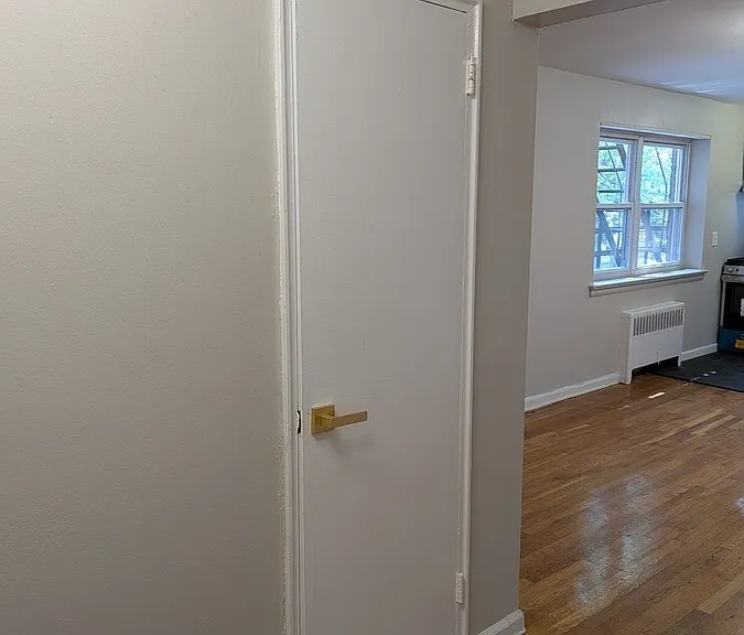 1276 Clinton Ave #2E — Photo 2