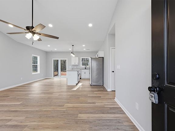 4th image of 109 Toney Creek Rd