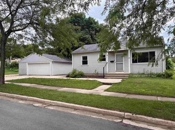 2102 S 99th St, West Allis, WI 53227