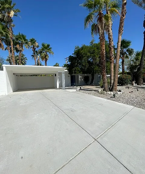 2183 N Starr Rd — Photo 1