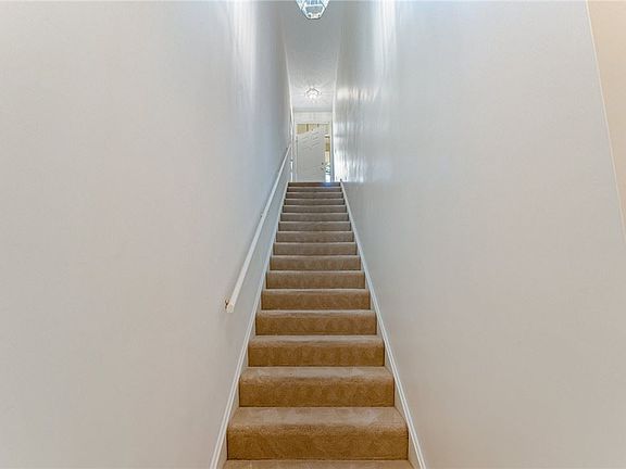 4th image of 1311 Eagle Pointe Dr