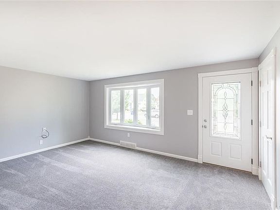 5th image of 163 Cambridge Ave