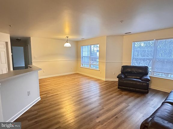 5th image of 2014 Windsong Dr Unit 2A
