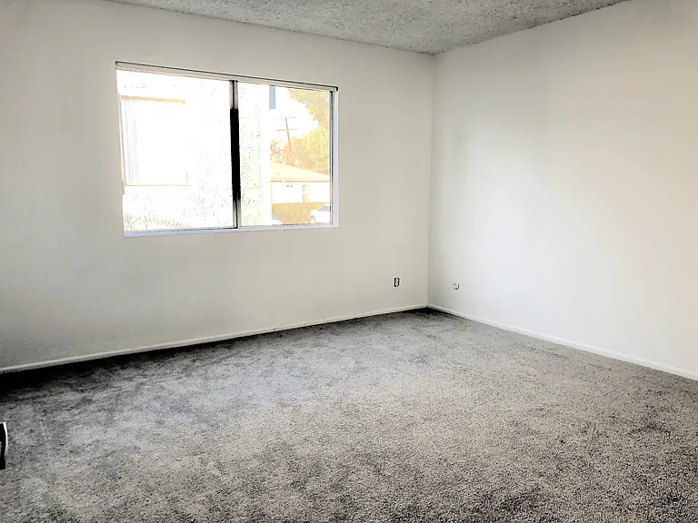 410 S Curtis Ave #5 — Photo 9