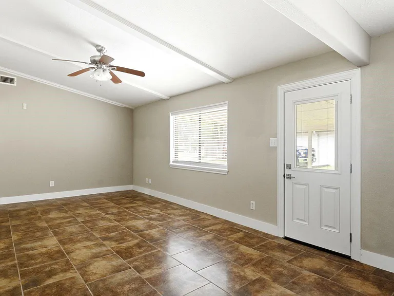1511 Sungail Dr — Photo 13