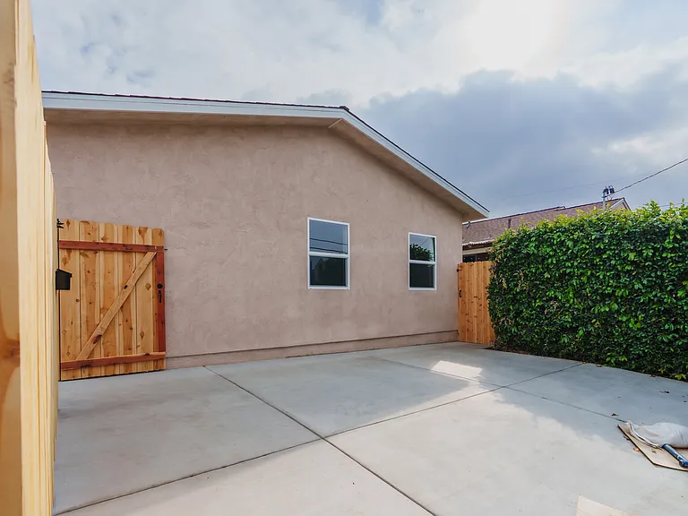 6511 Estrella Ave — Photo 27