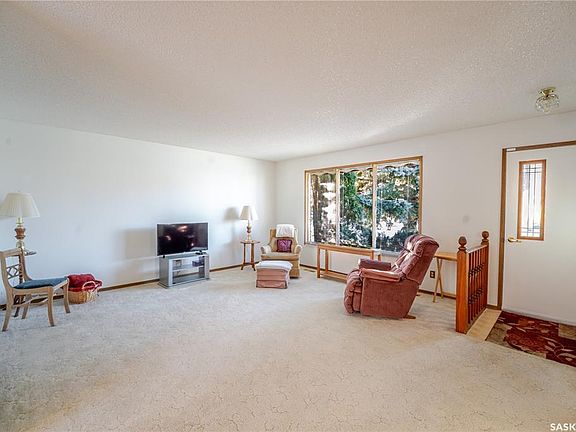 5th image of 30 Avens ROAD