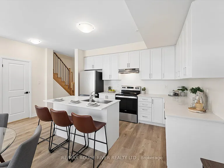 6 Esquire Way — Photo 13