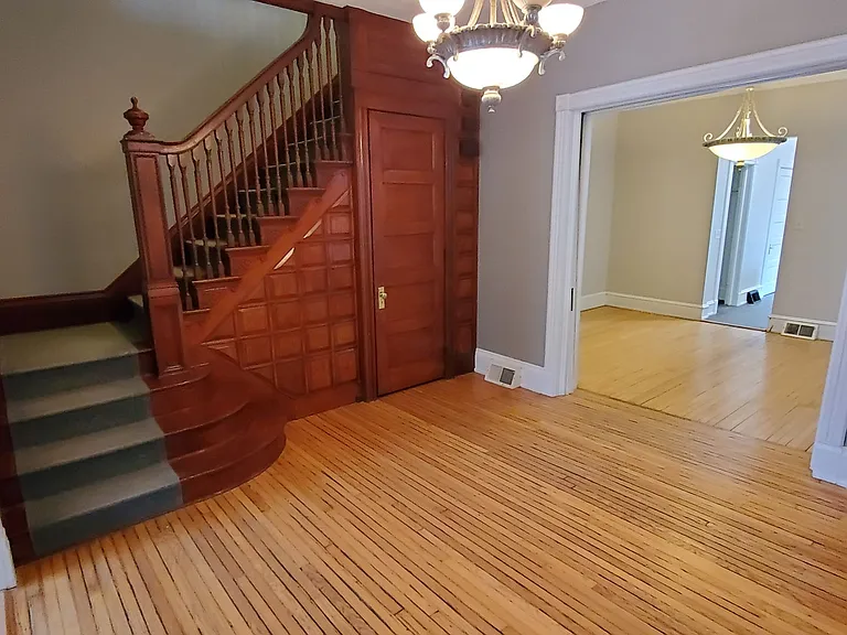 2054 N Cambridge Ave — Photo 5