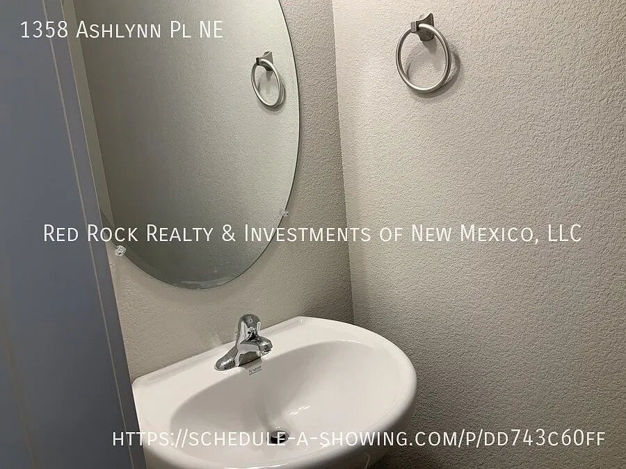 Newer Luxury 3BR/2.5BTH Townhome in Rio Rancho! — Photo 3