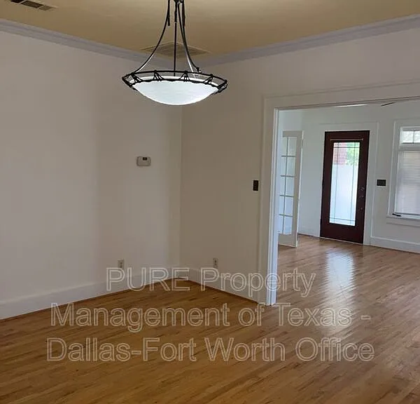 501 E Monroe St — Photo 19