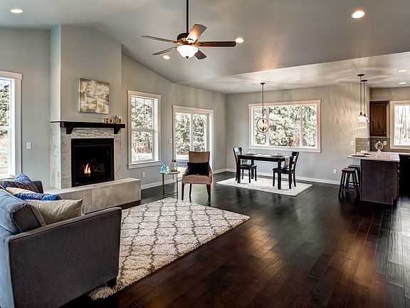 Open layout, vaulted ceiling