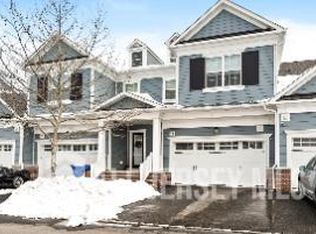 11 Hamilton Dr, Cranbury, NJ 08512