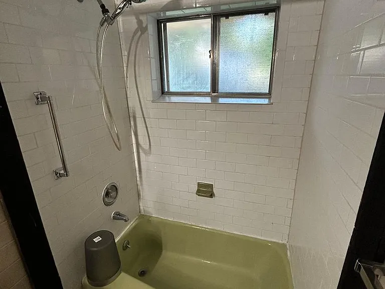308 N Blakely St — Photo 33
