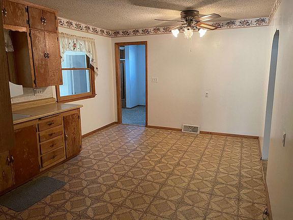 4th image of 1124 N Jefferson Ave