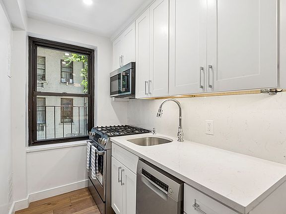 3rd image of 505 E 82nd St APT 3G