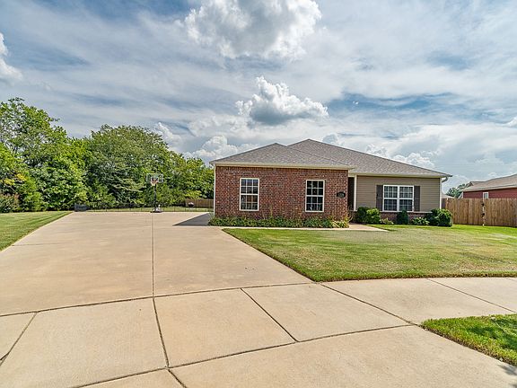 2nd image of 1228 S Gentle Valley Dr
