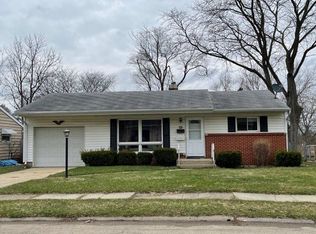 1473 Winter Dr, Freeport, IL 61032