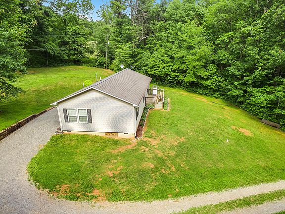 4th image of 220 Greenwood Ln SE