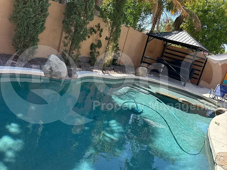 2451 E Honeysuckle Pl — Photo 21