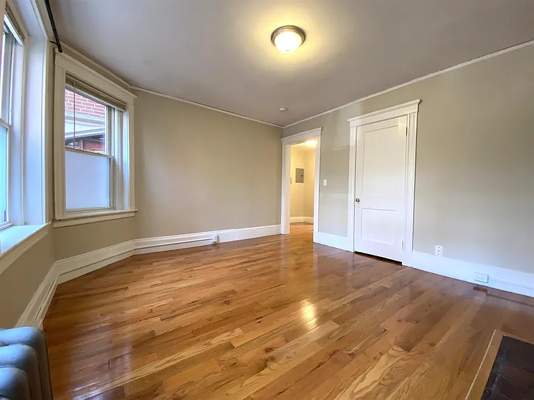 6 Craigie Cir #4 — Photo 3