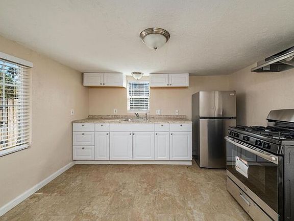 5th image of 1536 Vernon Ave #A