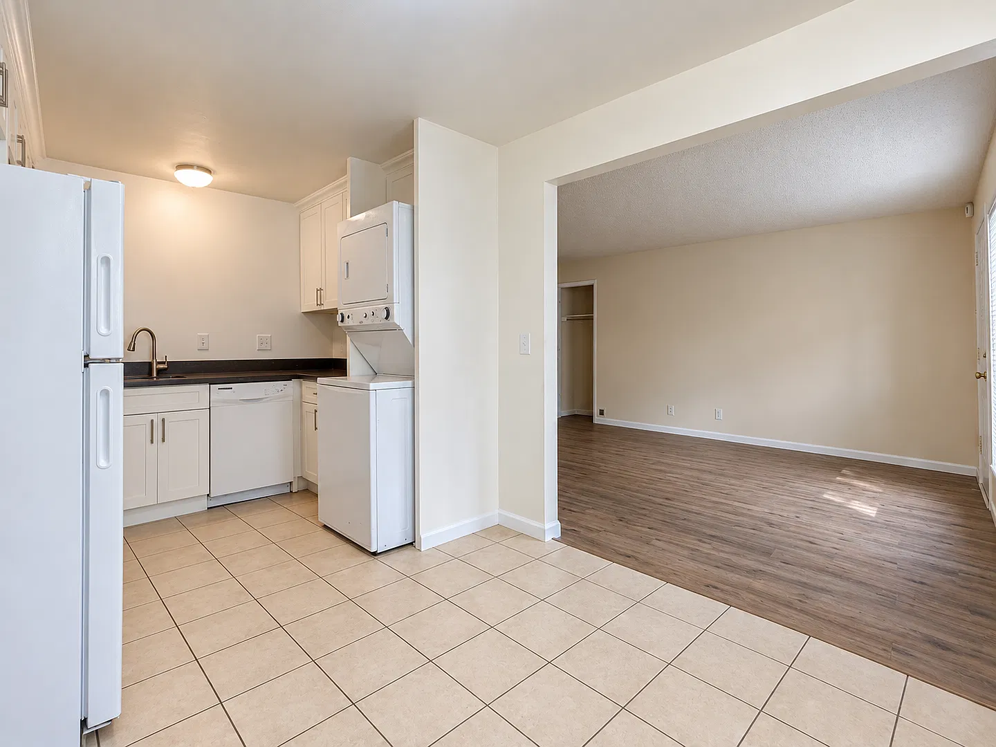 620 Lexington Ave — Photo 3