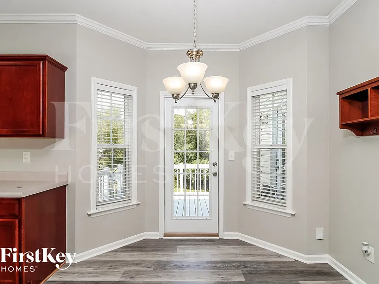 6590 Lake Dale Way — Photo 5
