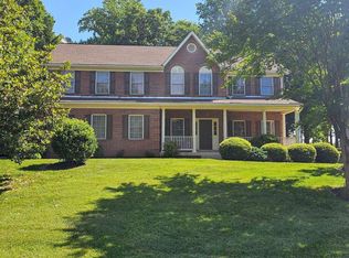 6122 Mint Springs Dr, Warrenton, VA 20187