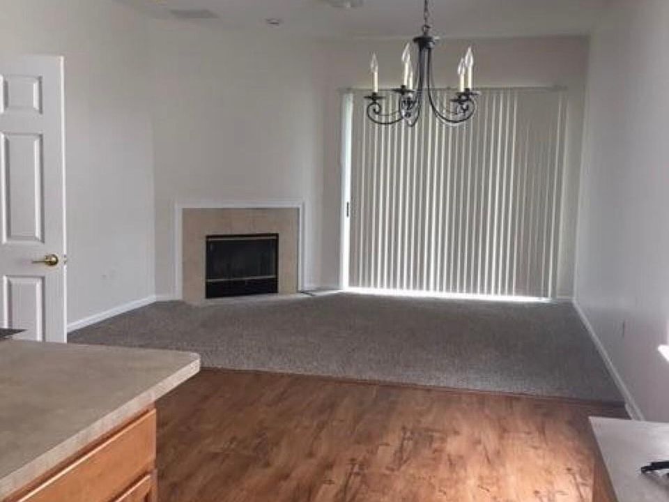 2nd image of 3821 Westridge Dr