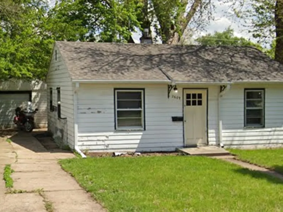 2609 Calhoun St