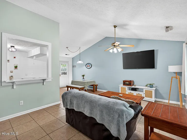 315 Tangle Oaks Ct SE — Photo 8