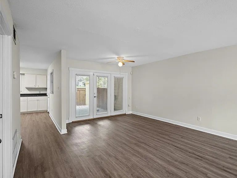 1013 Windrose Dr — Photo 3