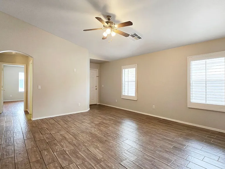 25805 W Dunlap Rd — Photo 4