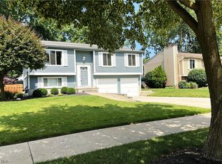 3024 Gale Rd, Willoughby, OH 44094
