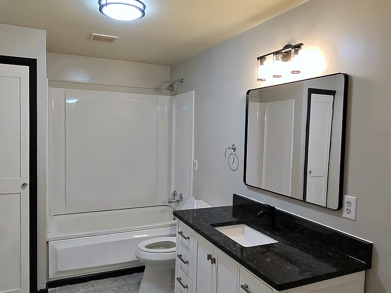 308 Cox St — Photo 3