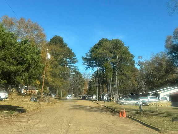 4th image of 2323 Breckinridge Rd