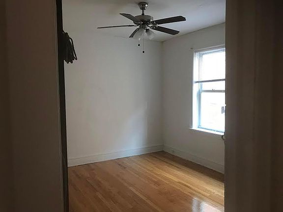 3rd image of 6822 N Ashland Blvd APT 1B