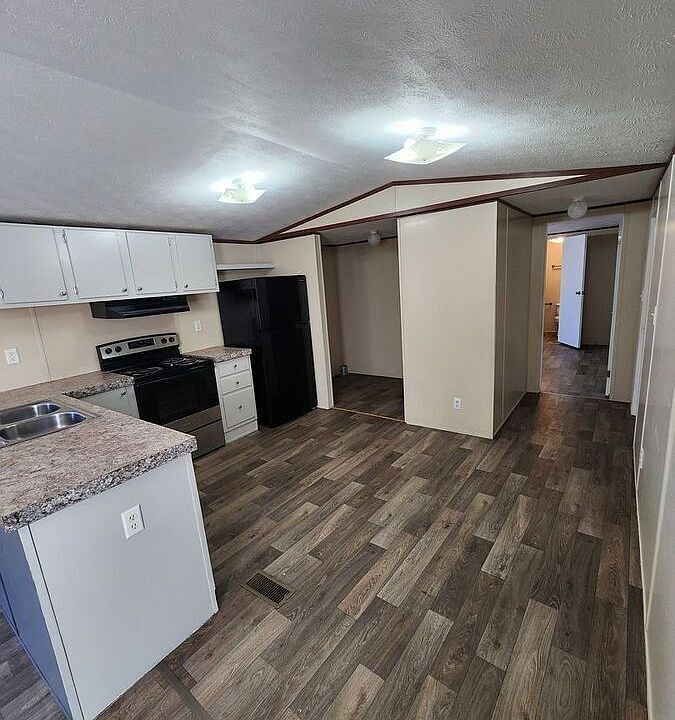 1st image of 2900 E 6th Ave #12