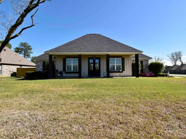 137 Plantation Hill Dr, Ruston, LA 71270