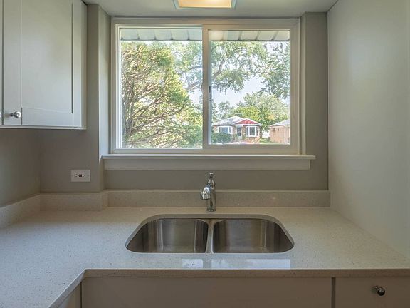 5th image of 3114 Adams St